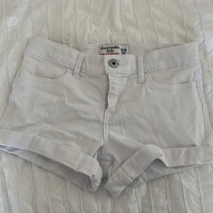 Abercrombie kids mid rise midi short in the size 11–12